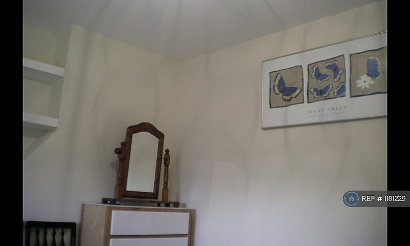 1 Bedroom Flat In So...