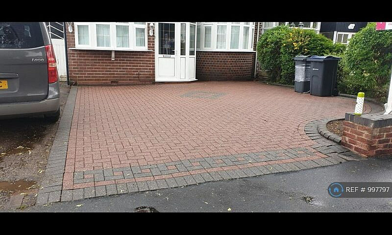 4 Bedroom House In P...