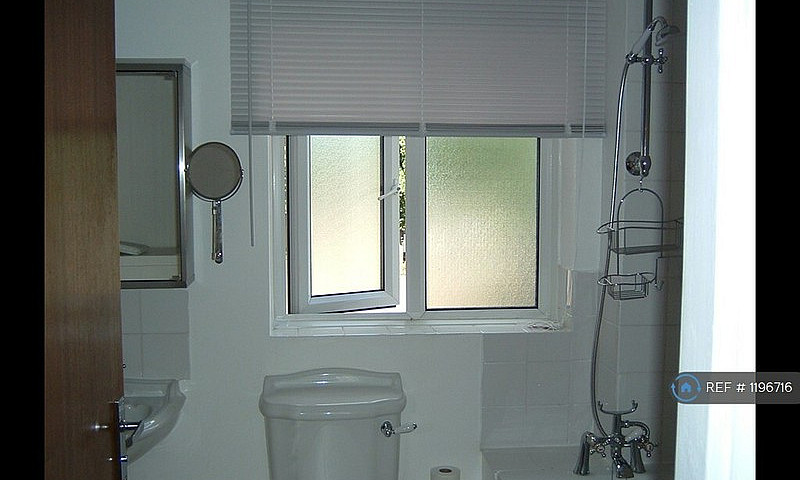 1 Bedroom Flat In Po...