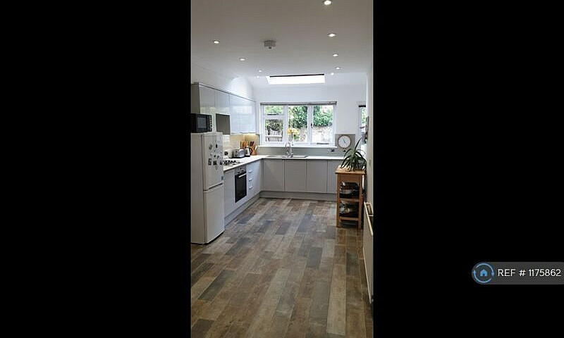 4 Bedroom House In L...