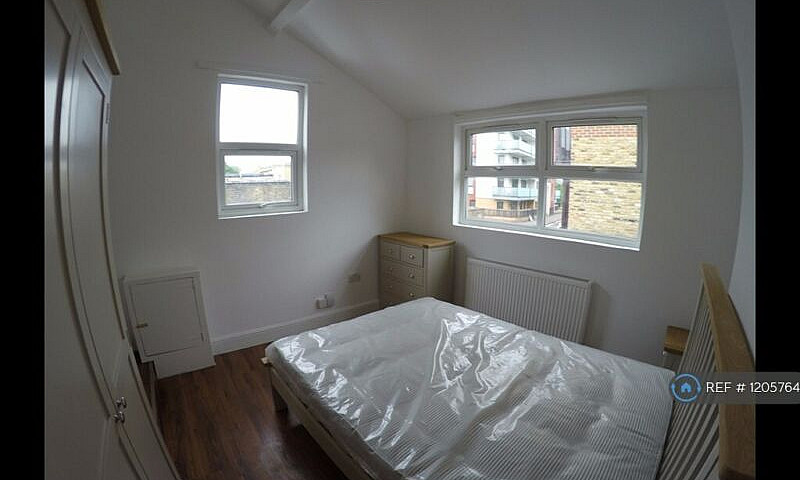 3 Bedroom Flat In Br...