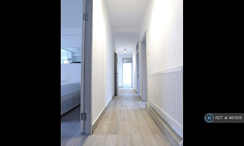 4 Bedroom Flat In Ki...