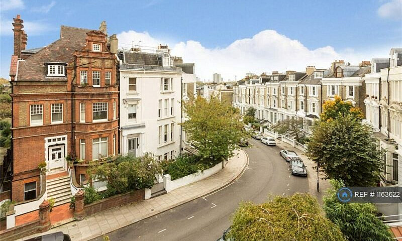 4 Bedroom Flat In Be...
