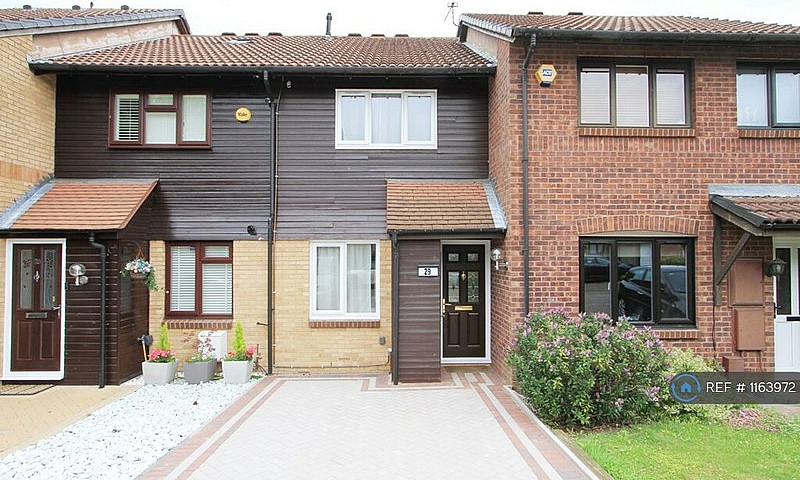 2 Bedroom House In A...