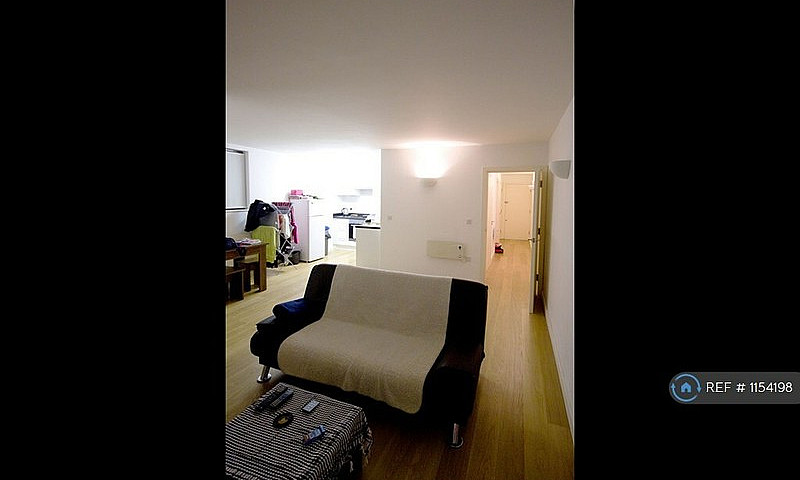 1 Bedroom Flat In Ta...