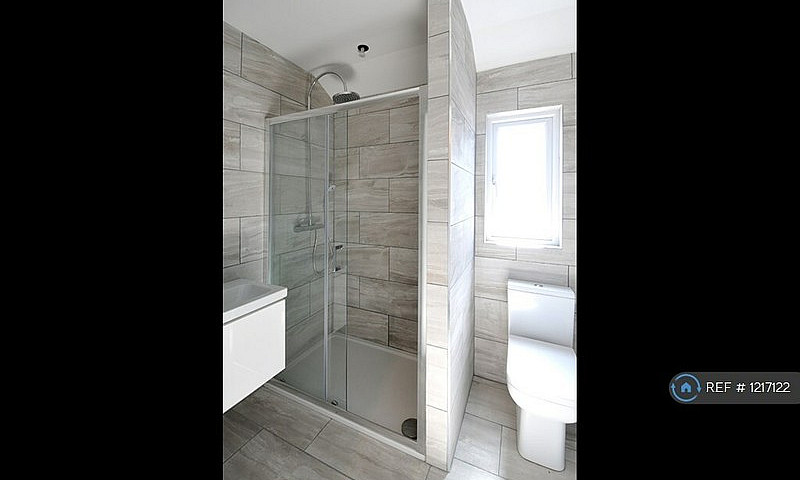 1 Bedroom In Main Ro...