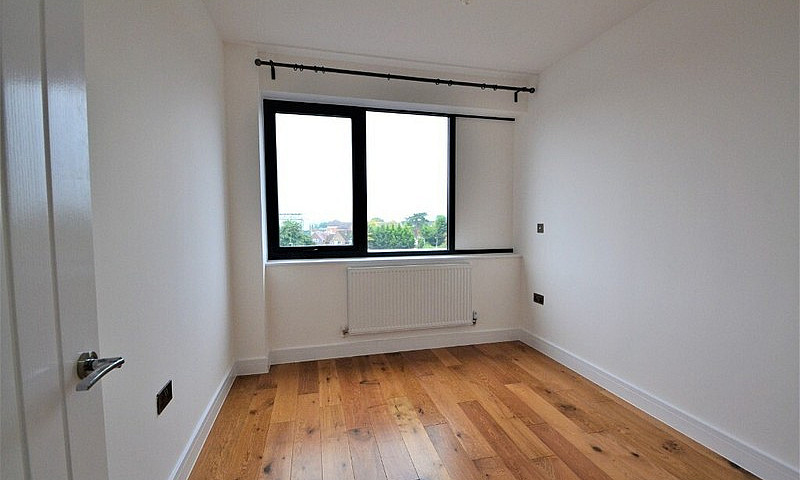 Stunning 1 Bedroom F...