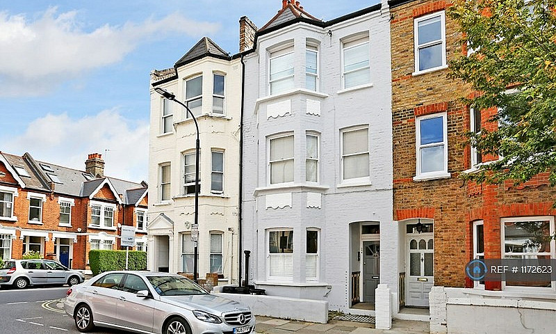 2 Bedroom Flat In Lo...