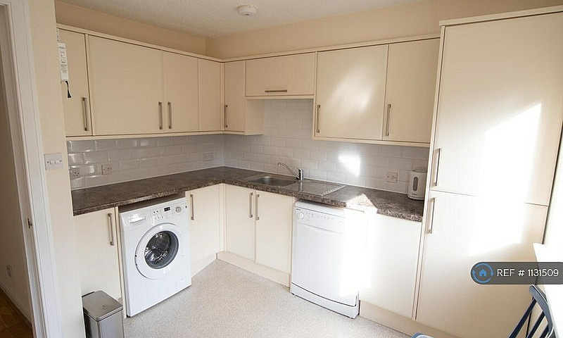 3 Bedroom Flat In El...