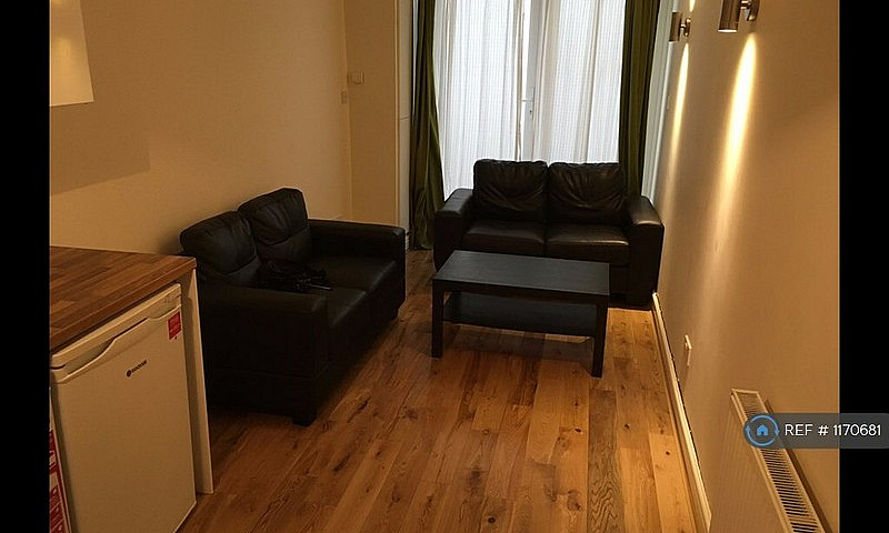 1 Bedroom Flat In Br...