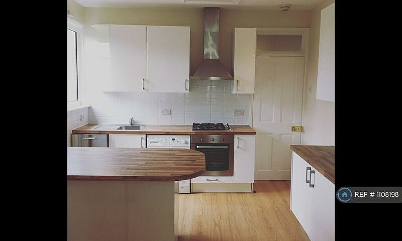 3 Bedroom Flat In Ma...