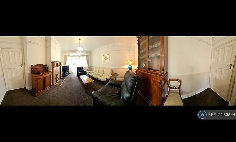 4 Bedroom Flat In Cr...