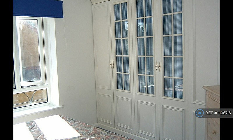 1 Bedroom Flat In Po...