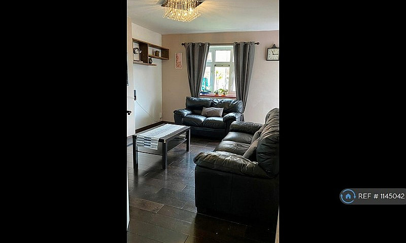 2 Bedroom Flat In Al...