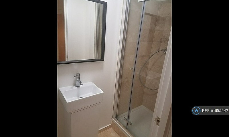 3 Bedroom Flat In Kn...