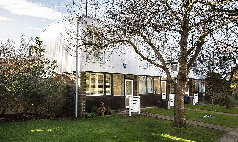 2 Bedroom House In B...