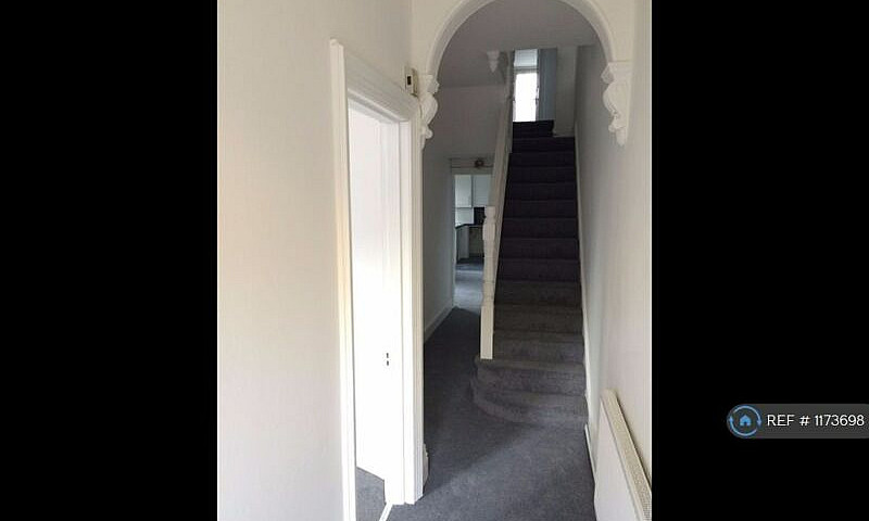 4 Bedroom House In A...