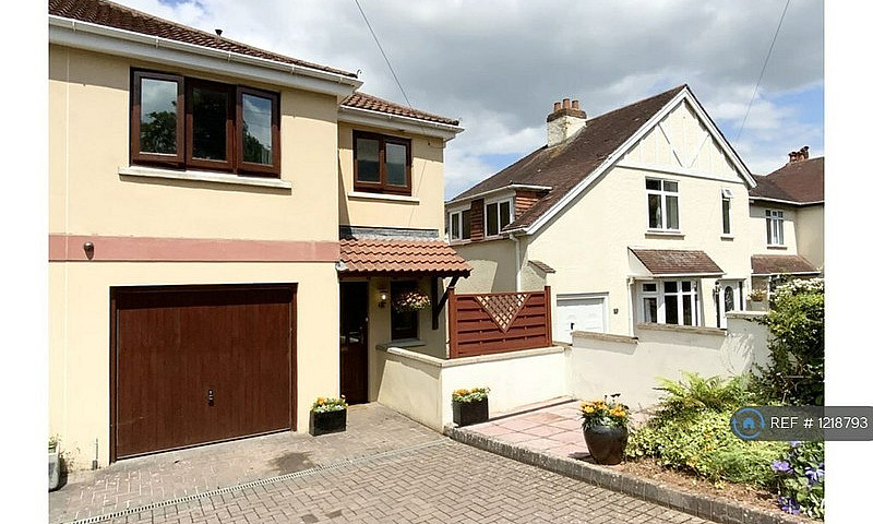 4 Bedroom House In S...
