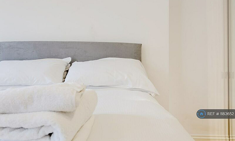 Studio Flat In Charl...