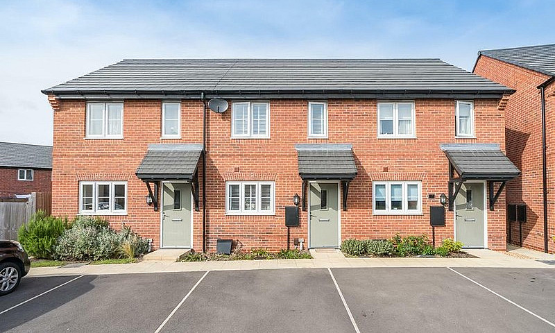 2 Bedroom House In B...