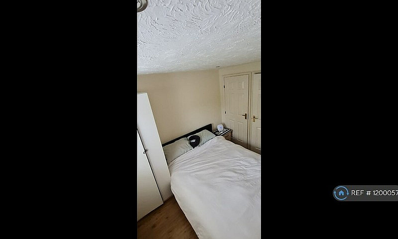 1 Bedroom Flat In Ma...