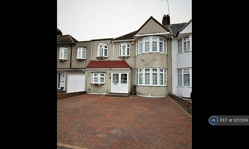 4 Bedroom House In W...
