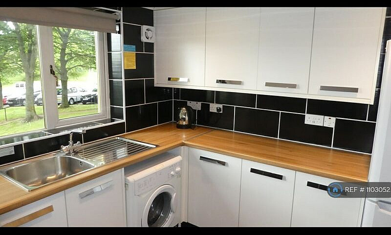 3 Bedroom Flat In **...