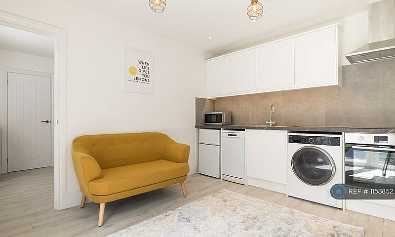 Studio Flat In Hazel...