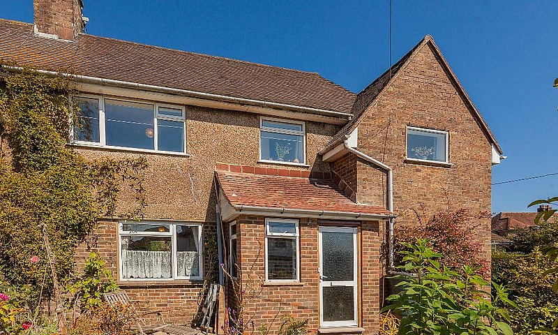3 Bedroom House In W...
