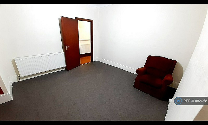 4 Bedroom House In R...