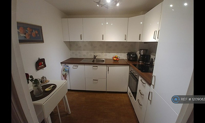 1 Bedroom Flat In Ta...