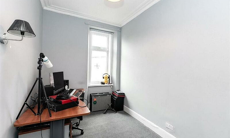 2 Bed, 1St Floor Fla...