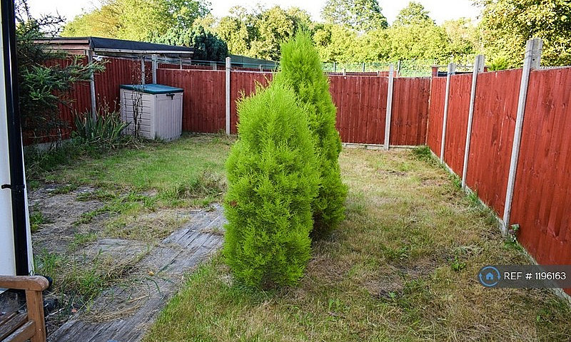 2 Bedroom Flat In Lo...