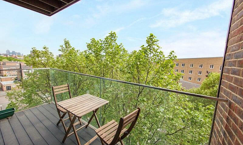 1 Bedroom Flat In Ma...
