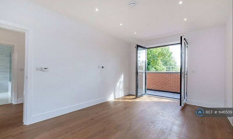 2 Bedroom House In C...