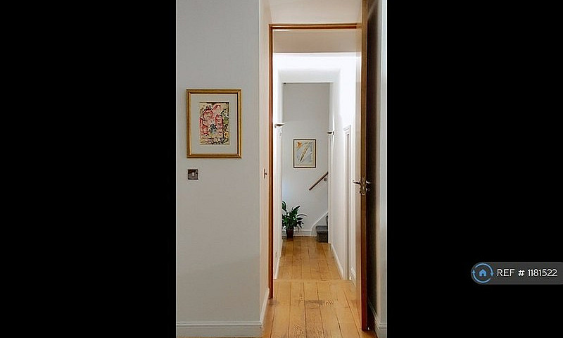 2 Bedroom Flat In Fa...