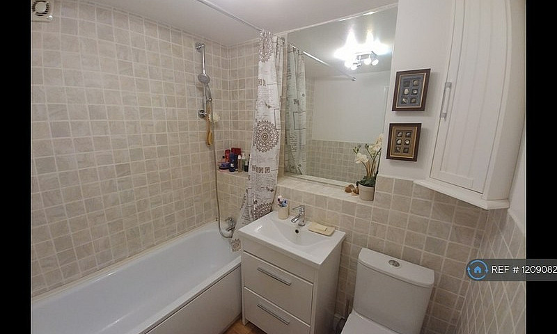 1 Bedroom Flat In Ta...