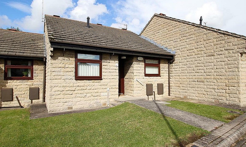 2 Bedroom House In L...
