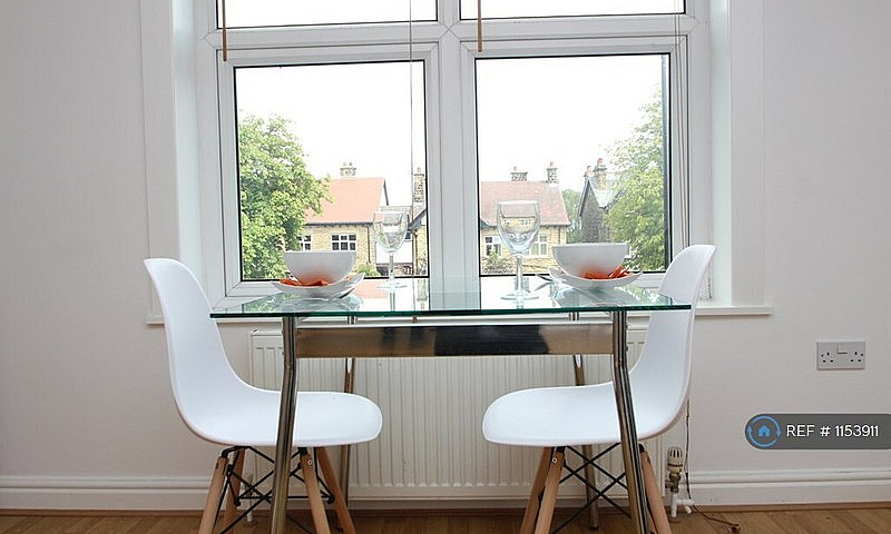 1 Bedroom Flat In Ro...
