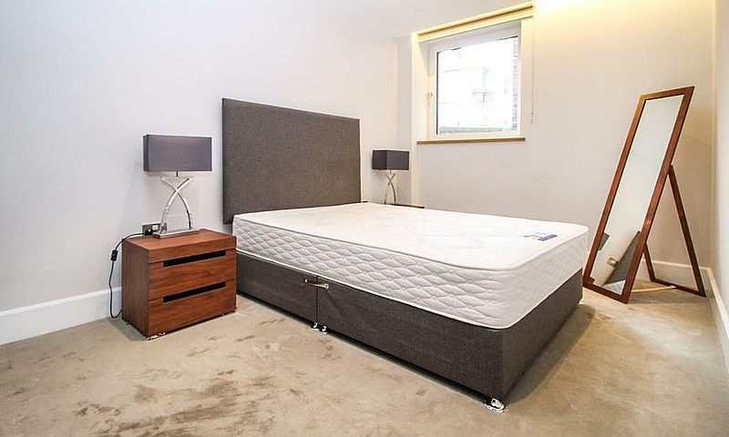 1 Bedroom Flat In Gr...