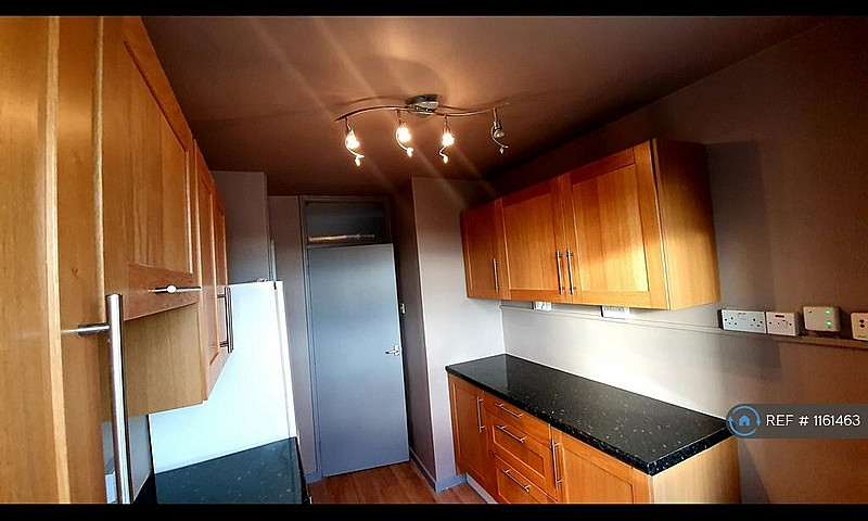3 Bedroom Flat In Br...