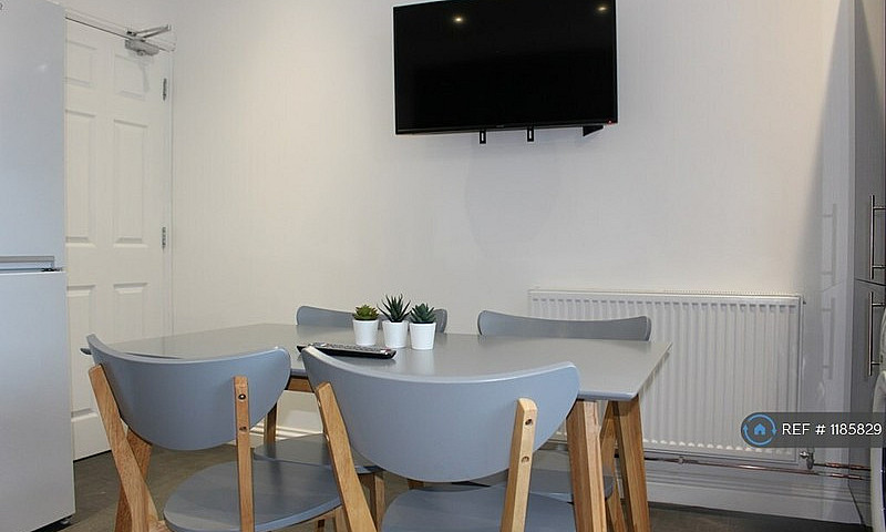 1 Bedroom In Rodney ...