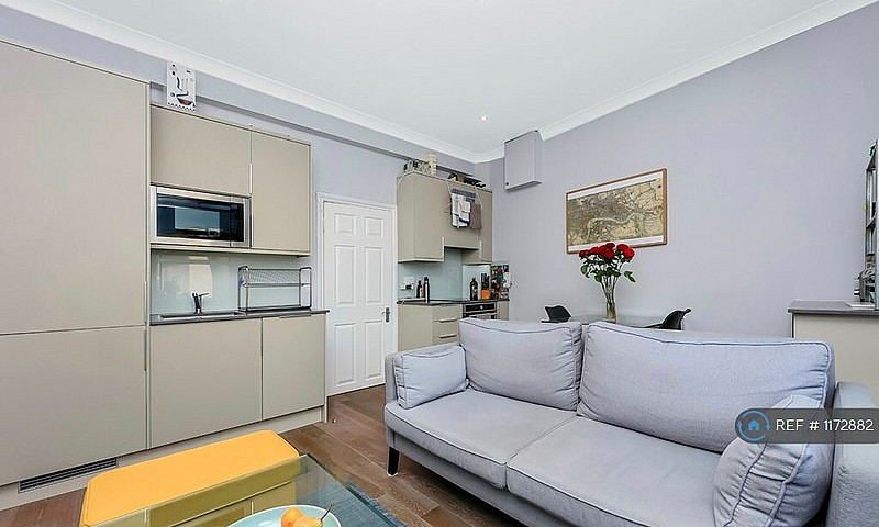 2 Bedroom Flat In Th...