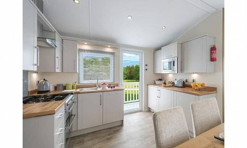 2 Bed Holiday Home I...