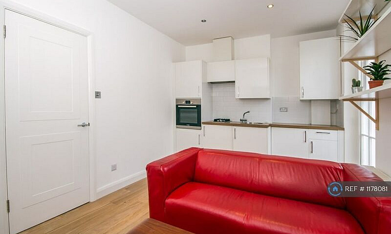 1 Bedroom Flat In Ch...