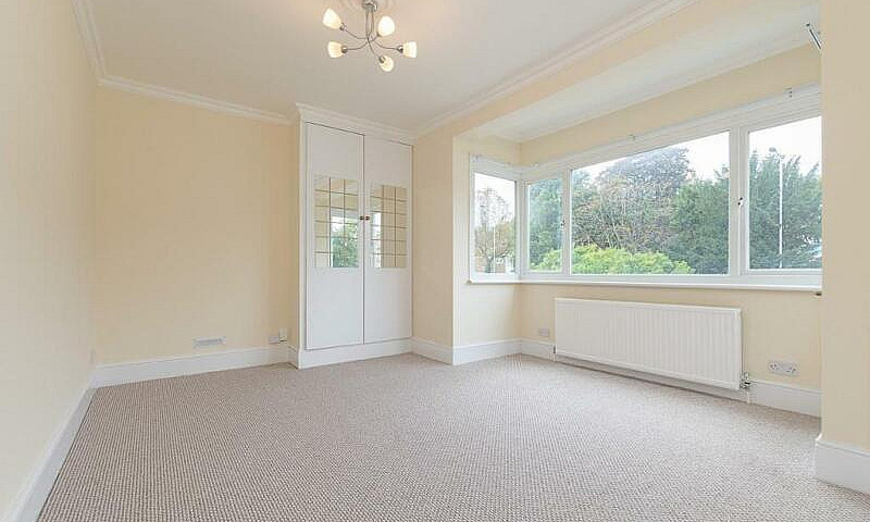 1 Bedroom Flat In 53...