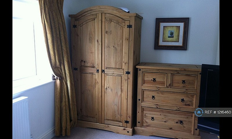 Studio Flat In Rochf...
