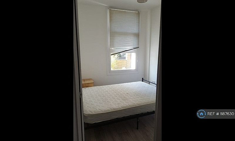 1 Bedroom Flat In Ra...