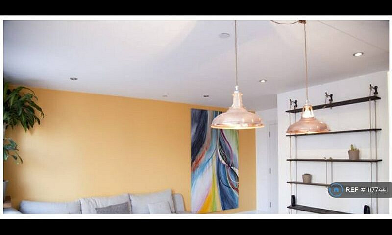 2 Bedroom Flat In Pr...