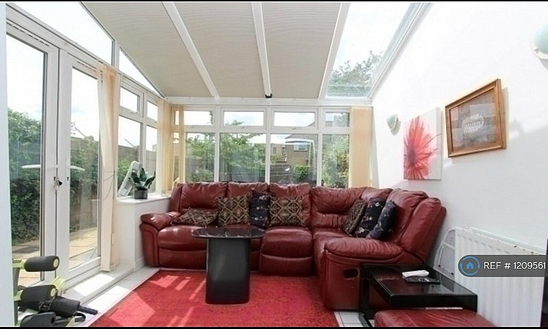 3 Bedroom House In M...